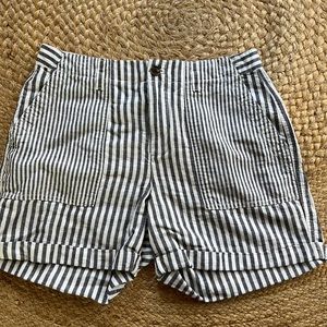 Gap Girlfriend Chino Short, 6, NWOT